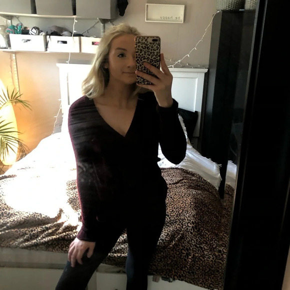 ABERCROMBIE AND FITCH sweater XS - Picture 6 of 6